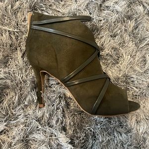 Journee Samara heeled booties